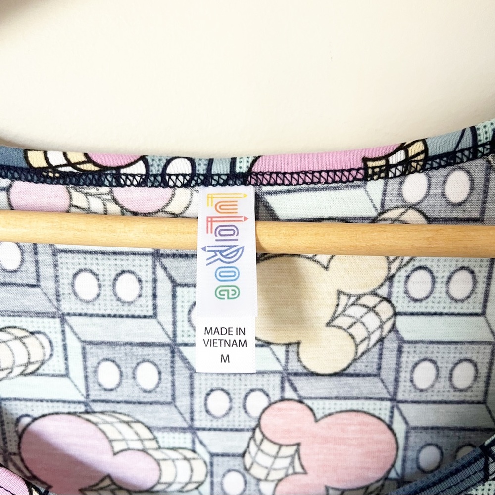 LulaRoe Disney 3D Geometric Block Mickey Mouse Classic T-shirt Green Blue M NWT - Picture 3 of 8